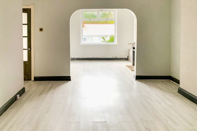 8 Cwm Rhos View, Tredegar photo 4
