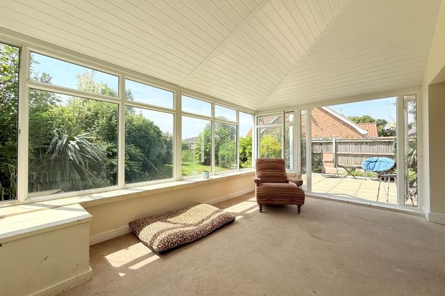 6, Filby Close, Great Yarmouth photo 3