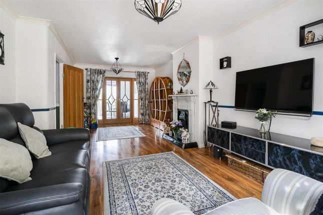 23, Holly Drive, North Chingford photo 4