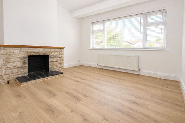 17, Kynaston Crescent, Thornton Heath photo 2