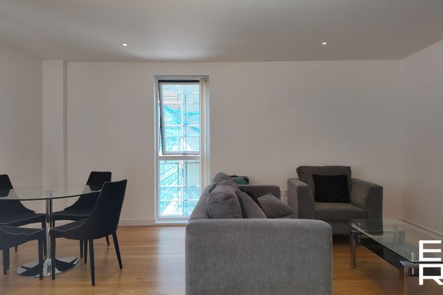 Flat 10, 4 Hand Axe Yard, Kings Cross photo 3