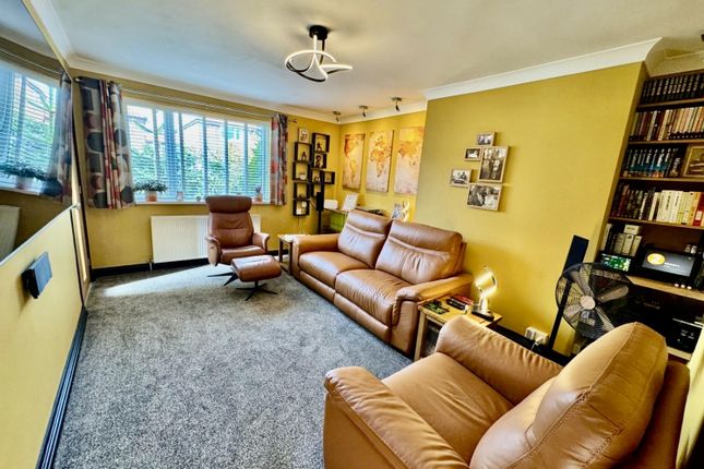 80, Bruce Glazier Terrace, Durham photo 2