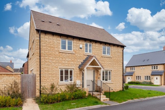 Semi-detached house to rent in Pittick Close, Long Hanborough, Witney