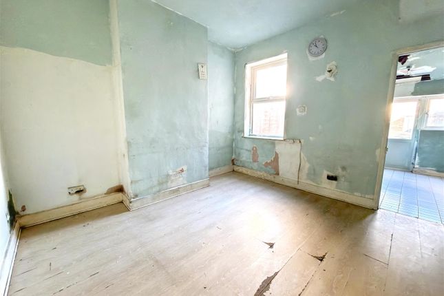121, Meath Road, London photo 3