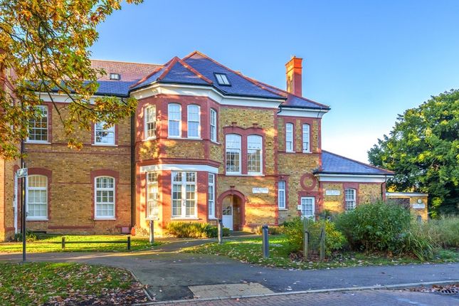 Thumbnail Flat for sale in Curie Lodge, Enfield, London