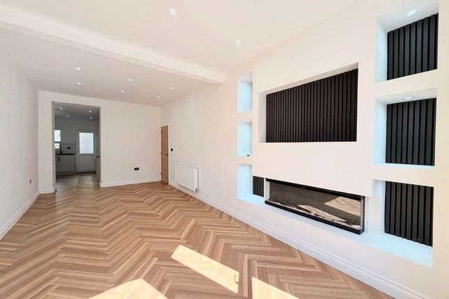 155 Victoria Street, Bridgend photo 5