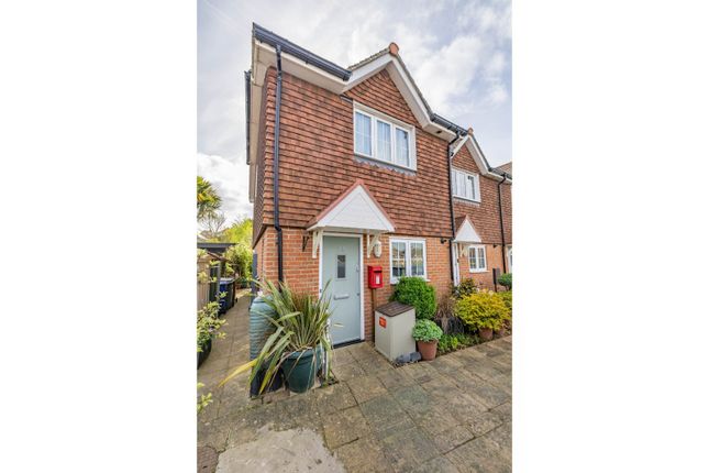 2-bed house on 38, Burnt Oast Road, Faversham, £290,000