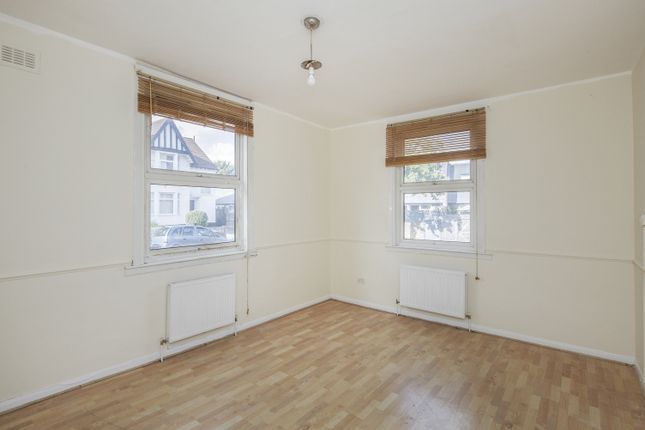 37A, Hainthorpe Road, London photo 3