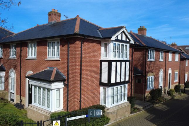 3, Royal Oak Close, Loughton photo 2