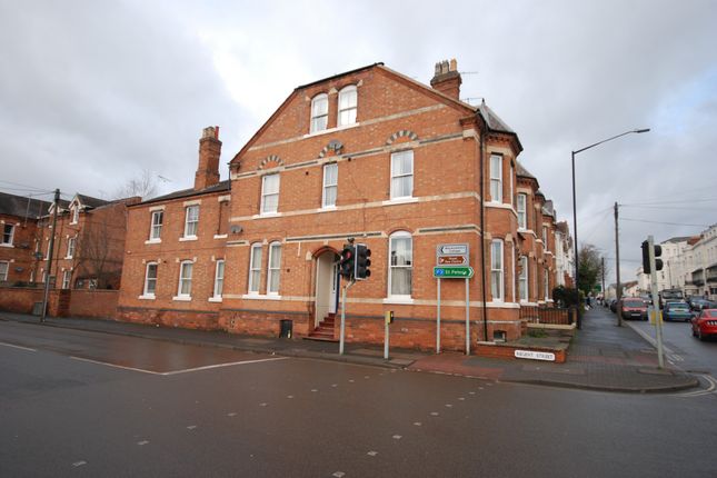 End terrace house to rent in Regent Street, Leamington Spa, Warwickshire