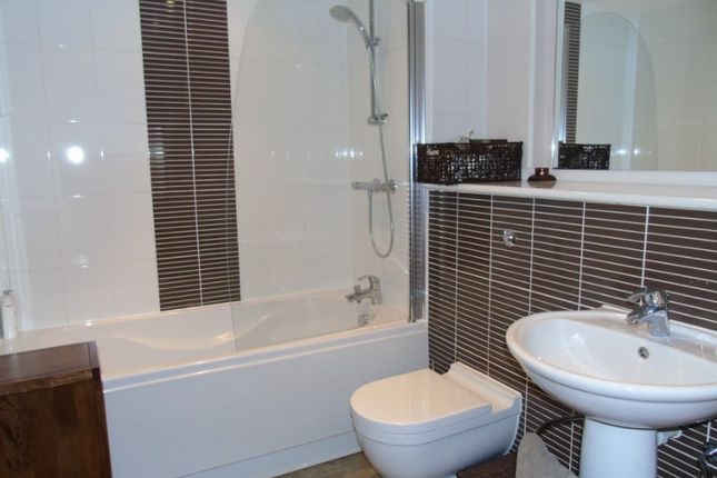 42 Meridian Wharf, Trawler Road photo 5