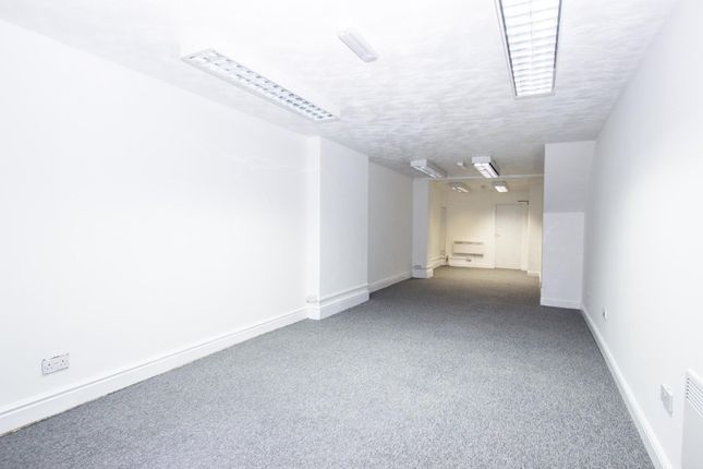 21, Blackburn Road, Darwen photo 2