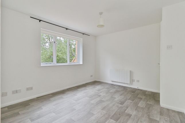 153, Ruston Road, London photo 3