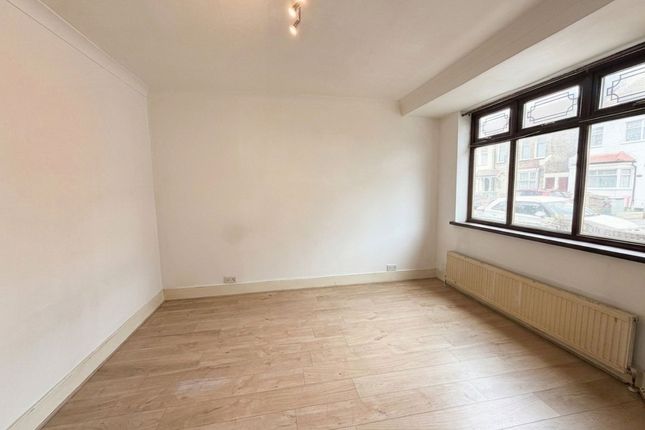 34 Alexandra Road, London photo 3
