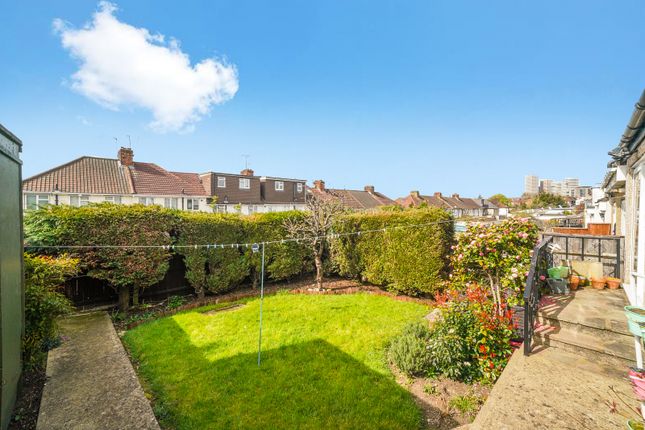 1 Nettleden Avenue, Wembley photo 2