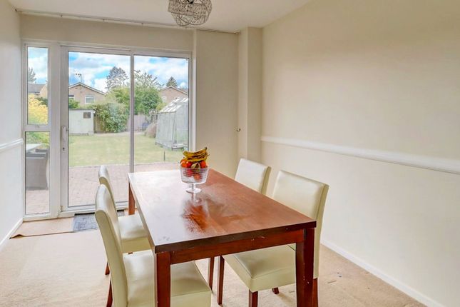 24, Hill Farm Way, High Wycombe photo 4