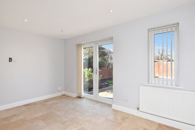 239, Frobisher Way, Shoeburyness photo 5