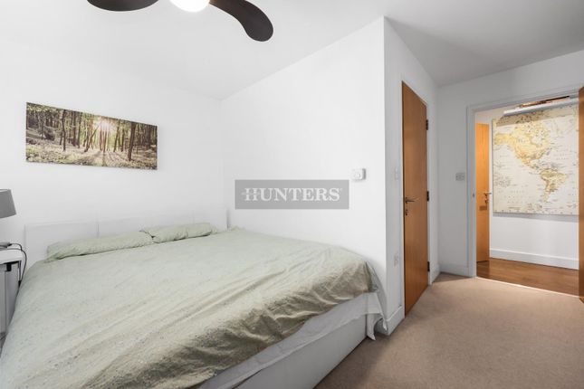 Flat to rent in Parker Building, Freda Street, London
