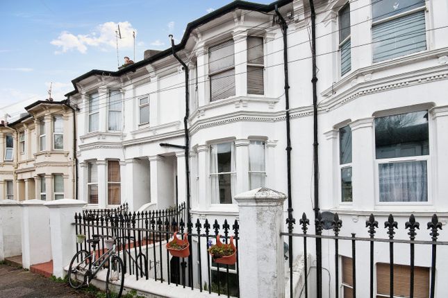 Thumbnail Flat for sale in Gladstone Place, Brighton