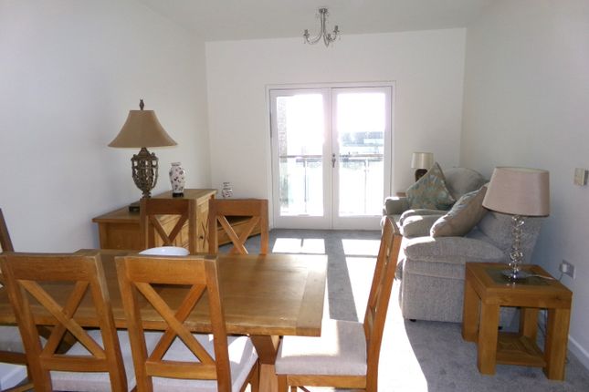408, Mariners Court, Swansea photo 3