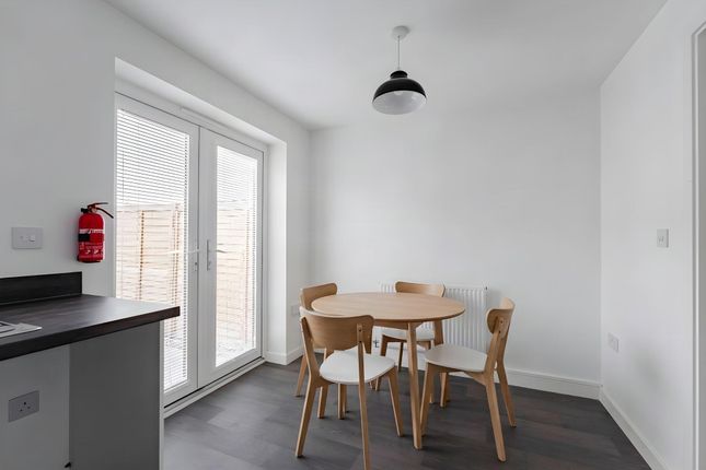 23 Ellis Drive, Great Yarmouth photo 4