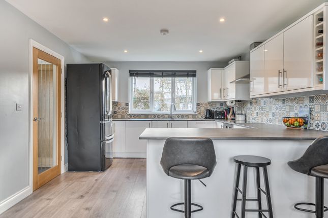 1377305-18-6911E4...