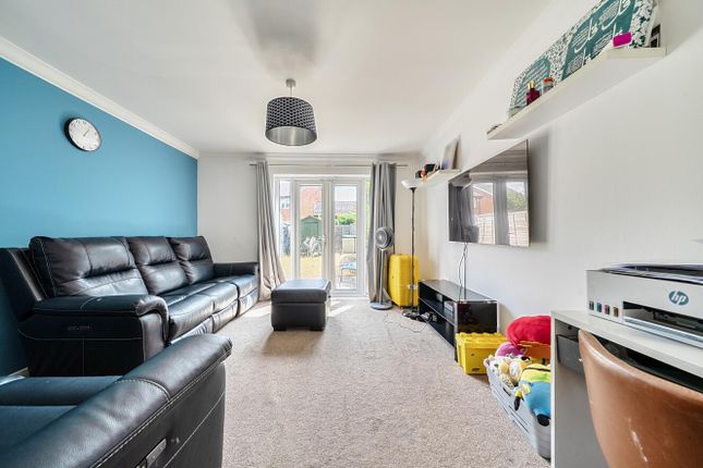 3, Springfield Road, Luton photo 2
