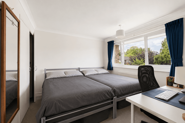 16, Somner Close, Canterbury photo 4