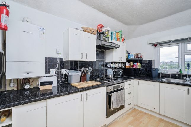 121, Taunton Avenue, Devon photo 3