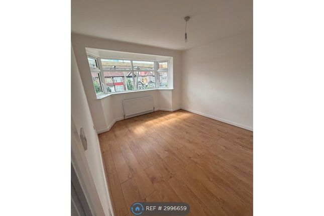 High Road, Chadwell Heath, Romford photo 5