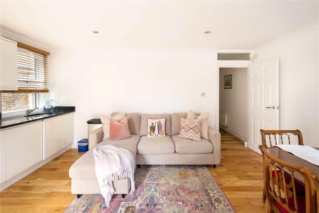 Flat for sale in Mount Pleasant Lane, London