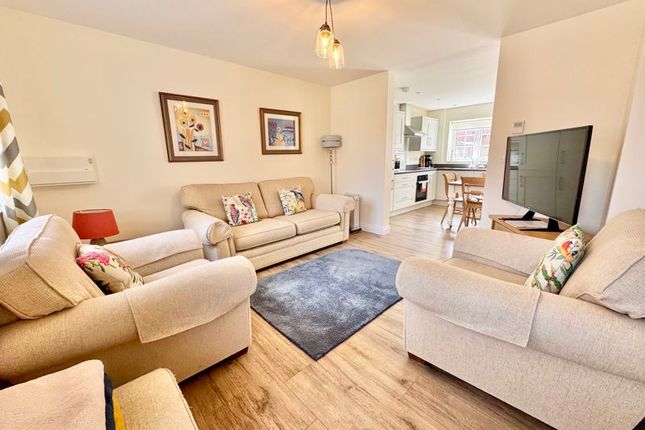 33, Gibson Way, Manby photo 2