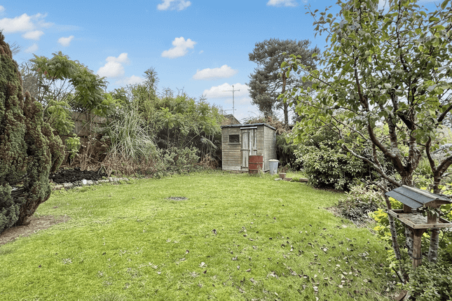 11 Compton Beeches, St. Ives, Ringwood photo 2