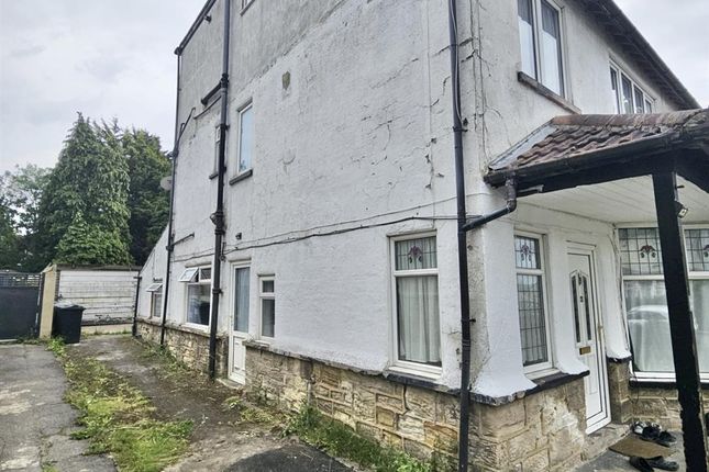 32, Copgrove Road, Leeds photo 2