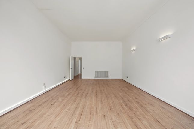 Flat 3, 46 Parkhill Road, London photo 4