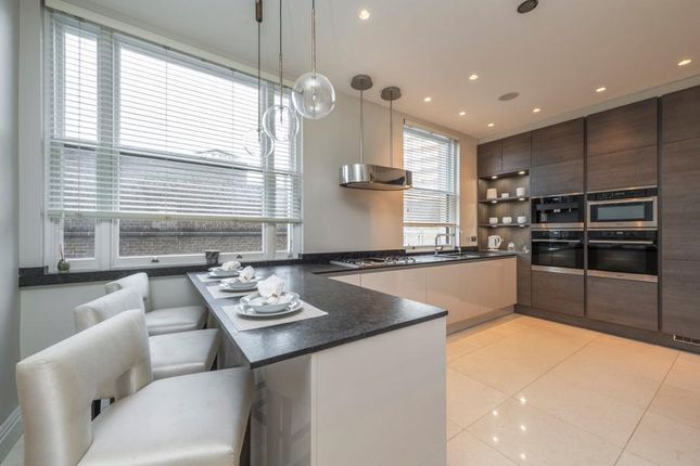 Flat 9, 10, Hyde Park Square, London photo 4