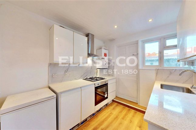 7, Carlyon Mansions, Wembley photo 4