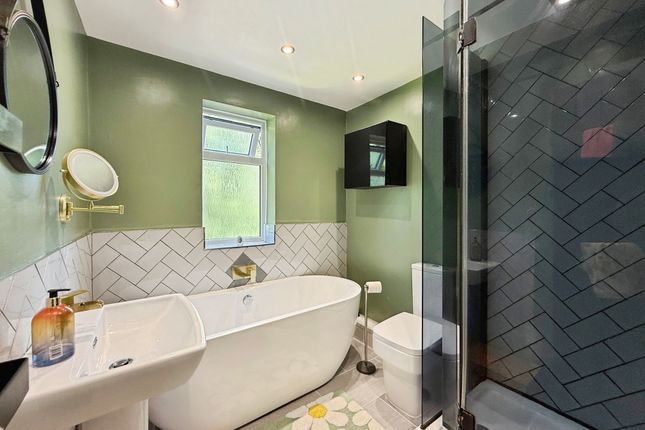 42 Oakfield Road, Stockport photo 4