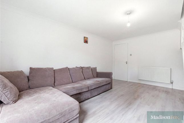 16, Beech Close, Essex photo 3