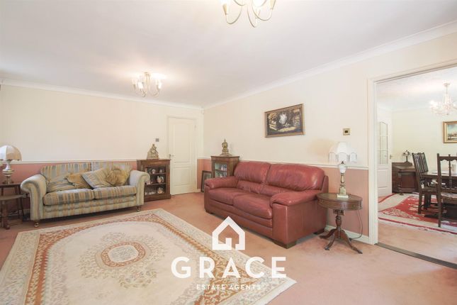 2, Chestnut Drive, Ipswich photo 4