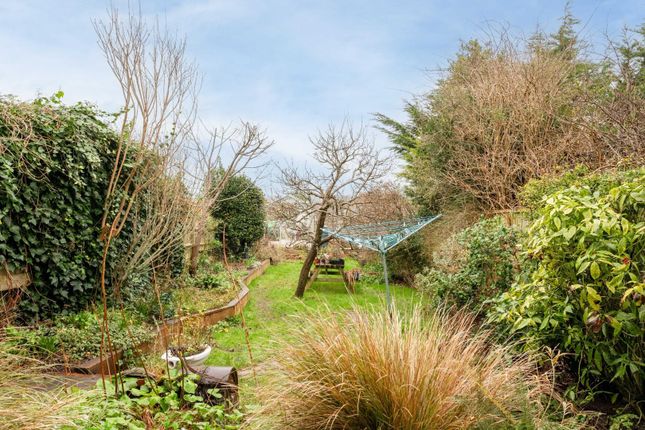 47, Sharpthorne Crescent, Brighton photo 3