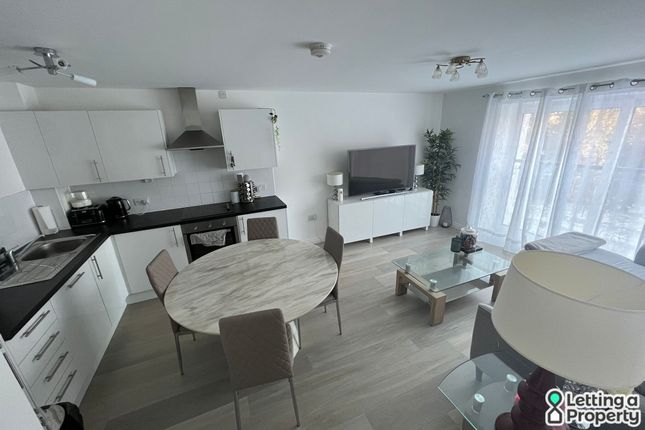 Harrow Close, Bedford photo 5