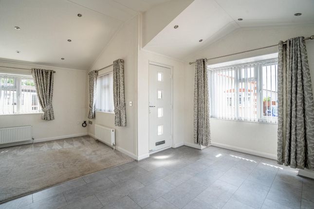 6, Elm Avenue, York photo 2