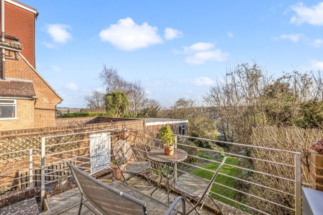 33 Bramble Rise, Brighton photo 2