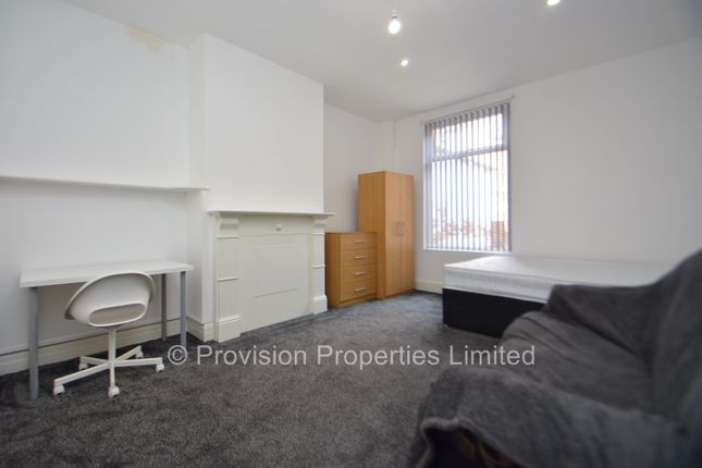 Terraced house to rent in Chestnut Avenue, Hyde Park, Leeds