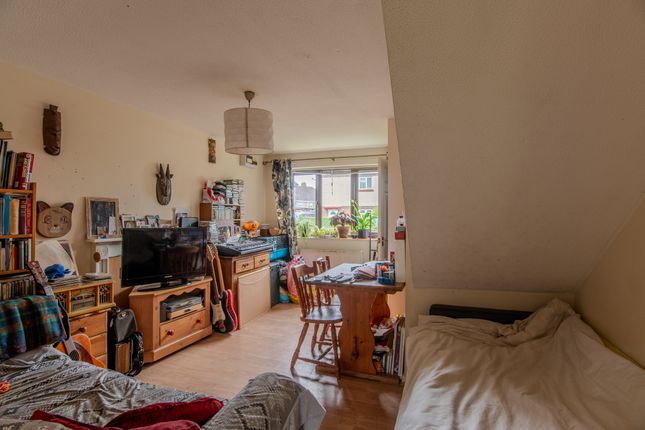 15, Isbourne Road, Cheltenham photo 3