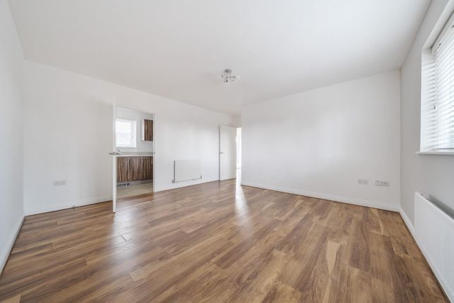 18, Ryeland Way, Ashford photo 3