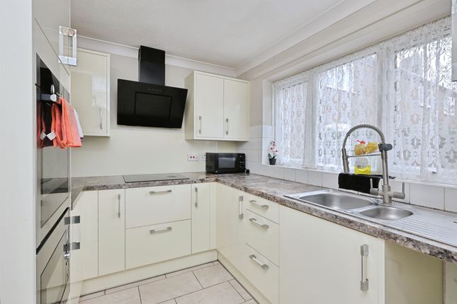 58, Middleton Crescent, Norwich photo 4