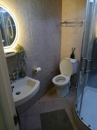 Albert Road, Hendon photo 2