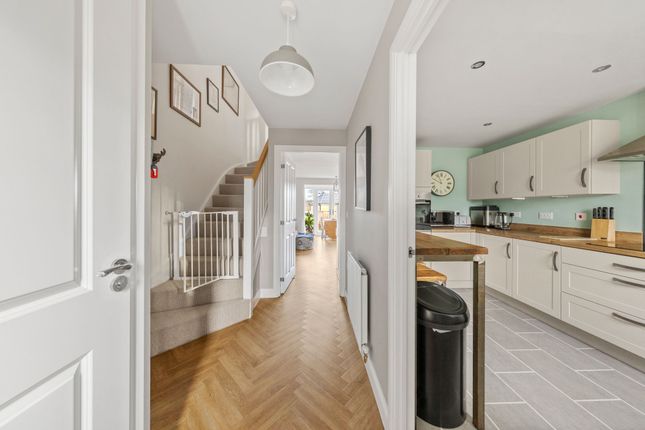 26 Honeygold Vale, Warrington photo 3